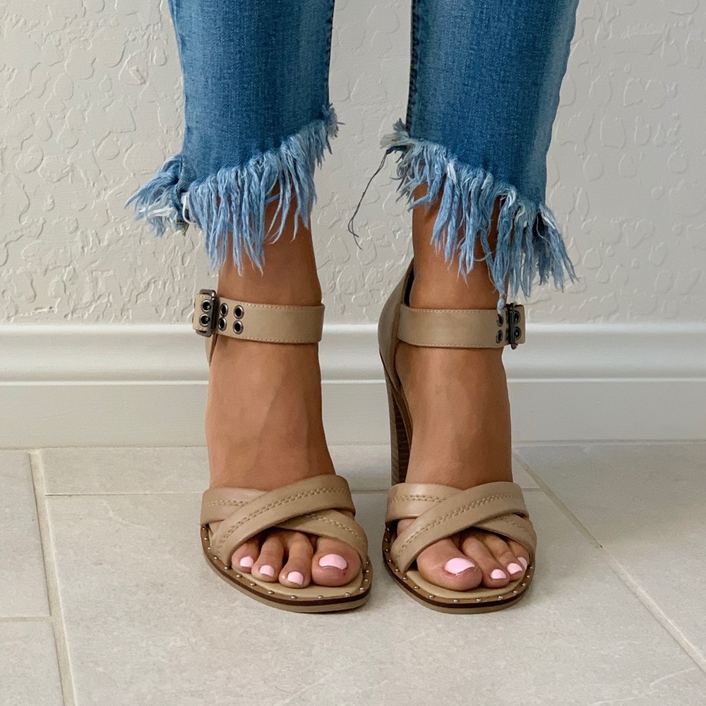 The Perfect Nude City Chic Block Heel Sandal - Picture 5 of 8